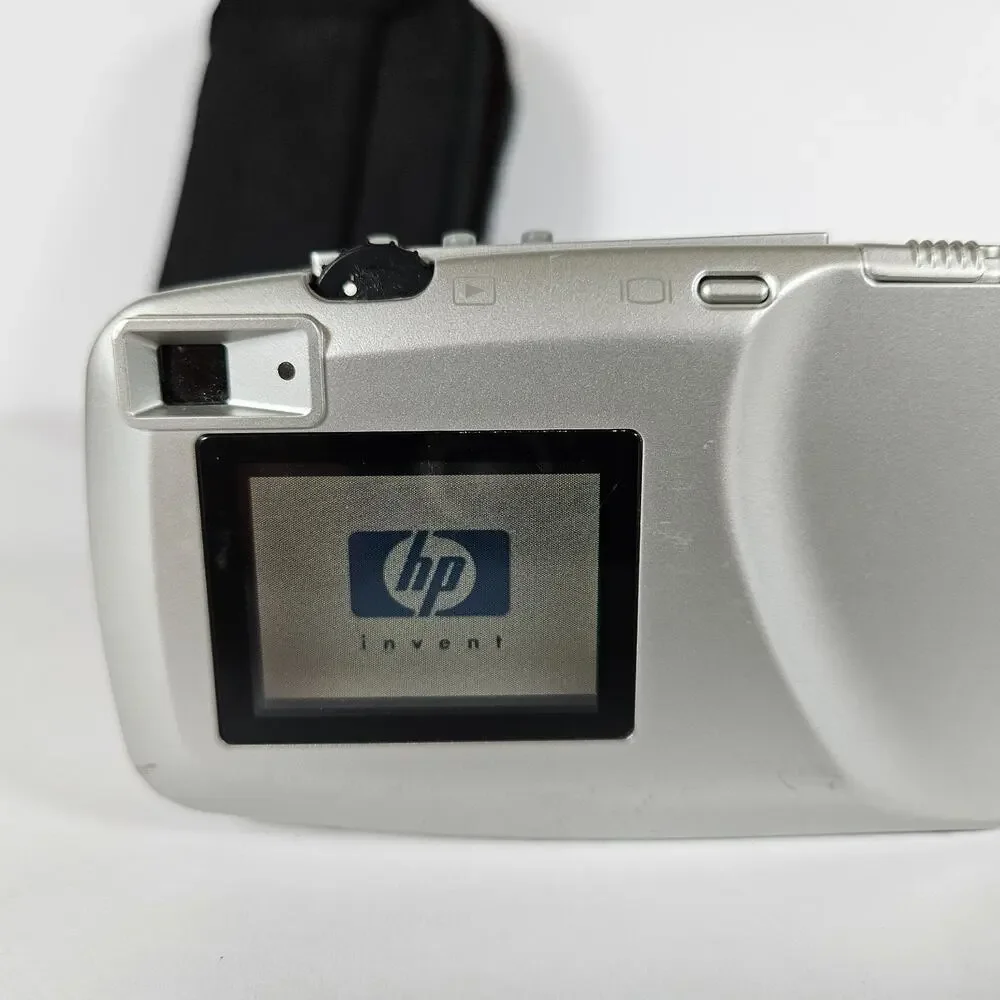 HP PhotoSmart 318 Digital Camera 2.3MP Tested Working w/ Case & 64MB CF Card